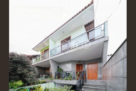 Casa à venda com 241m², 3 quartos e 5 vagas