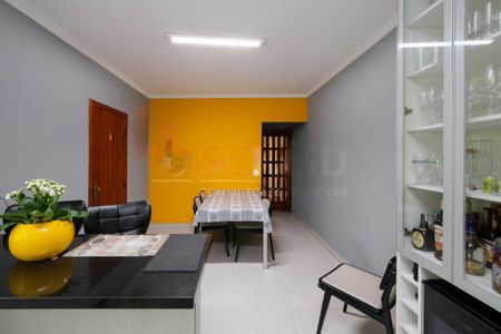 Casa à venda com 241m², 3 quartos e 5 vagas