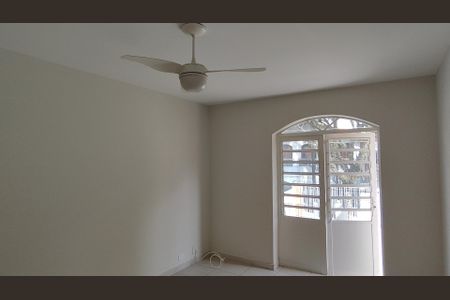 Casa à venda com 168m², 3 quartos e 2 vagas