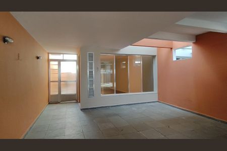 Casa à venda com 168m², 3 quartos e 2 vagas