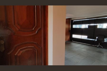 Casa à venda com 168m², 3 quartos e 2 vagas