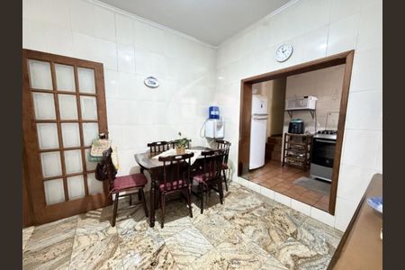 Casa à venda com 2 quartos, 112m² em Jardim Aeroporto, São Paulo