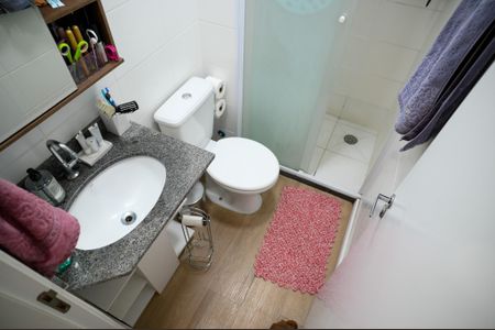 Apartamento à venda com 48m², 2 quartos e 1 vaga Apartamento à venda com 48m², 2 quartos e 1 vagaBanheiro