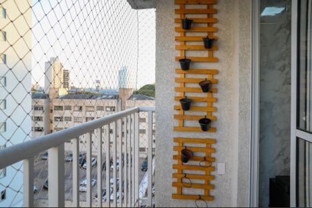 Apartamento à venda com 48m², 2 quartos e 1 vaga Apartamento à venda com 48m², 2 quartos e 1 vagaVaranda