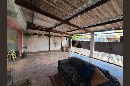 Casa à venda com 102m², 3 quartos e 2 vagas
