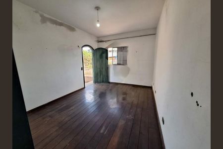 Casa à venda com 102m², 3 quartos e 2 vagas