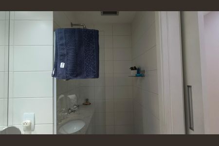 Apartamento à venda com 70m², 2 quartos e 1 vaga Apartamento à venda com 70m², 2 quartos e 1 vagaBanheiro Social