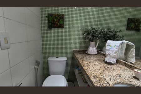 Apartamento à venda com 70m², 2 quartos e 1 vaga Apartamento à venda com 70m², 2 quartos e 1 vagaBanheiro Social