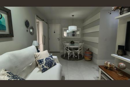 Apartamento à venda com 70m², 2 quartos e 1 vaga Apartamento à venda com 70m², 2 quartos e 1 vagaSala