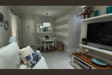 Apartamento à venda com 70m², 2 quartos e 1 vaga Apartamento à venda com 70m², 2 quartos e 1 vagaSala
