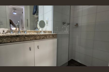 Apartamento à venda com 70m², 2 quartos e 1 vaga Apartamento à venda com 70m², 2 quartos e 1 vagaBanheiro Social