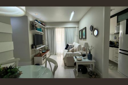 Apartamento à venda com 70m², 2 quartos e 1 vaga Apartamento à venda com 70m², 2 quartos e 1 vagaSala