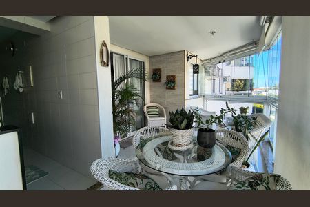 Apartamento à venda com 70m², 2 quartos e 1 vaga Apartamento à venda com 70m², 2 quartos e 1 vagaVaranda