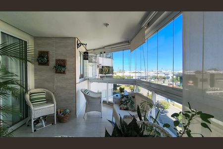 Apartamento à venda com 70m², 2 quartos e 1 vaga Apartamento à venda com 70m², 2 quartos e 1 vagaVaranda