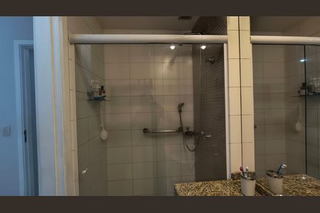 Apartamento à venda com 70m², 2 quartos e 1 vaga Apartamento à venda com 70m², 2 quartos e 1 vagaBanheiro da Suíte