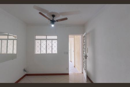 Sala de casa de condomínio à venda com 3 quartos, 70m² em Jardim Regina, Campinas