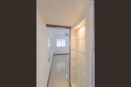 Corredor de casa de condomínio à venda com 3 quartos, 70m² em Jardim Regina, Campinas