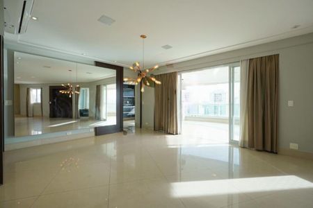 Apartamento à venda com 249m², 3 quartos e 4 vagas