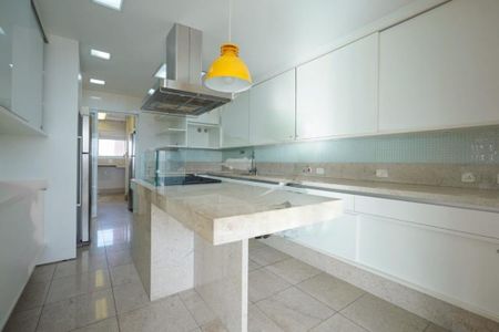 Apartamento à venda com 249m², 3 quartos e 4 vagas