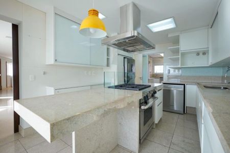 Apartamento à venda com 249m², 3 quartos e 4 vagas