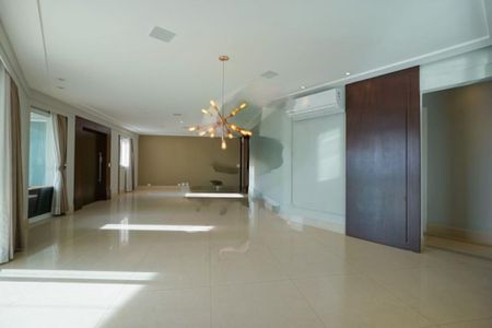 Apartamento à venda com 3 quartos, 249m² em Vila Sofia, São Paulo