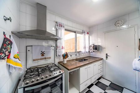 Apartamento à venda com 136m², 4 quartos e 3 vagas