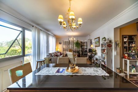 Apartamento à venda com 136m², 4 quartos e 3 vagas