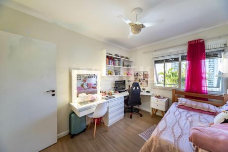 Apartamento à venda com 136m², 4 quartos e 3 vagas