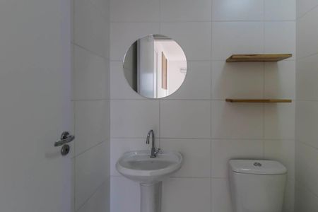 Banheiro de apartamento para alugar com 1 quarto, 27m² em Vila Ema, São Paulo