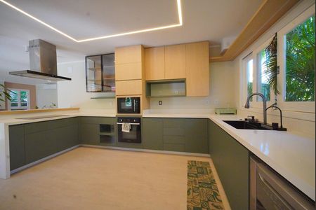 Casa para alugar com 300m², 5 quartos e 2 vagasCozinha