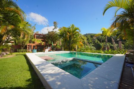 Casa para alugar com 300m², 5 quartos e 2 vagasPiscina