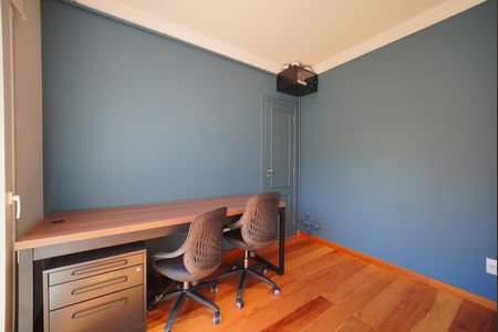 Casa para alugar com 300m², 5 quartos e 2 vagasDemi-Suíte 2