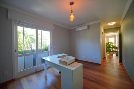 Casa para alugar com 300m², 5 quartos e 2 vagasDemi-Suíte 1