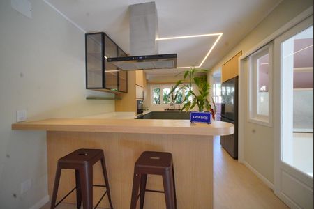 Casa para alugar com 300m², 5 quartos e 2 vagasCozinha