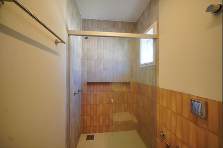 Casa para alugar com 300m², 5 quartos e 2 vagasBanheiro da Suíte 1