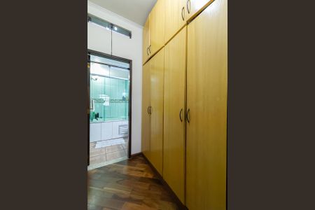 Casa para alugar com 247m², 3 quartos e 4 vagas Casa para alugar com 247m², 3 quartos e 4 vagasCloset da Suíte