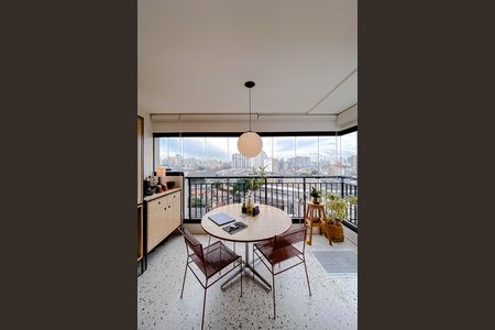 Apartamento à venda com 82m², 2 quartos e 1 vaga Apartamento à venda com 82m², 2 quartos e 1 vagaVaranda