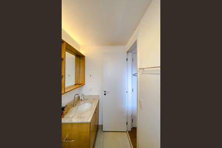 Apartamento à venda com 82m², 2 quartos e 1 vaga Apartamento à venda com 82m², 2 quartos e 1 vagaBanheiro da Suíte