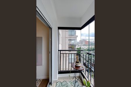 Apartamento à venda com 82m², 2 quartos e 1 vaga Apartamento à venda com 82m², 2 quartos e 1 vagaVaranda da Suíte