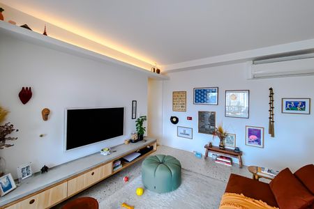 Apartamento à venda com 82m², 2 quartos e 1 vaga Apartamento à venda com 82m², 2 quartos e 1 vagaSala