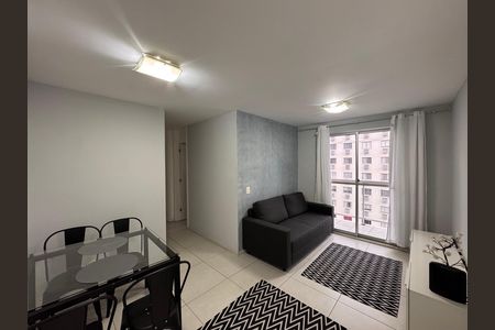 Sala de apartamento para alugar com 2 quartos, 69m² em Barra Olímpica, Rio de Janeiro