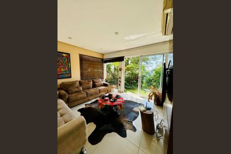 Casa à venda com 960m², 5 quartos e 1 vaga
