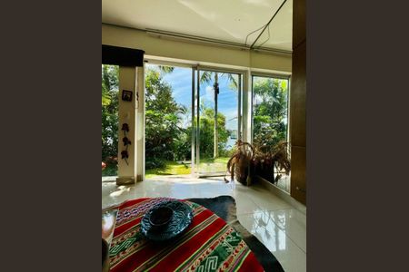 Casa à venda com 960m², 5 quartos e 1 vaga