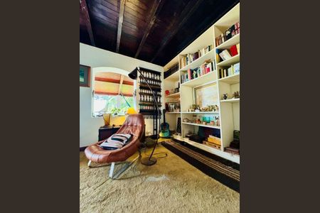 Casa à venda com 960m², 5 quartos e 1 vaga