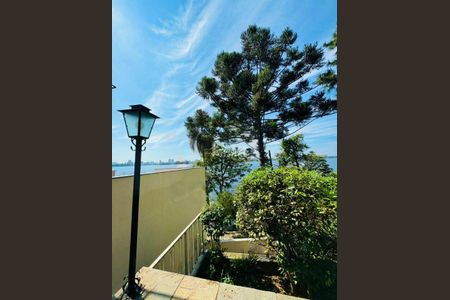 Casa à venda com 960m², 5 quartos e 1 vaga
