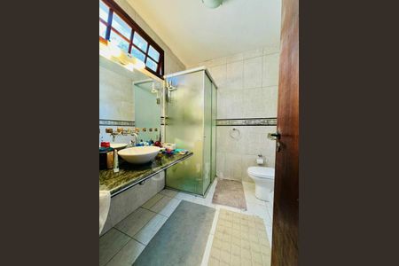 Casa à venda com 960m², 5 quartos e 1 vaga