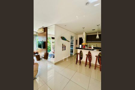 Casa à venda com 960m², 5 quartos e 1 vaga
