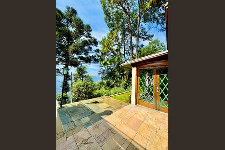 Casa à venda com 960m², 5 quartos e 1 vaga