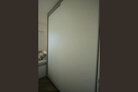 Apartamento à venda com 107m², 3 quartos e 2 vagasQuarto 3 - armario 