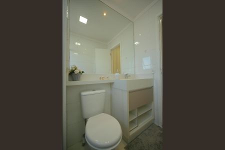 Apartamento à venda com 107m², 3 quartos e 2 vagasBanheiro da Suíte 